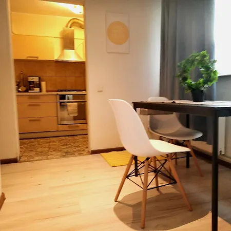 Apartmán Cozy 2-bedroom Flat With Terrace & Parking By Alfa