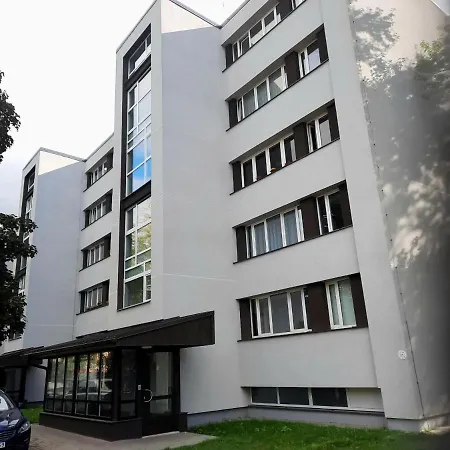 Апартаменти Cozy 2-bedroom Flat With Terrace & Parking By Alfa *