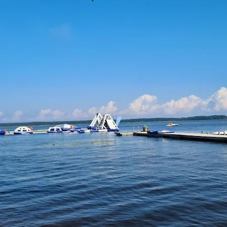 Cozy 2-bedroom Flat With Terrace & Parking By Alfa アパート *