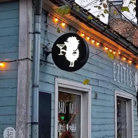 Apartmán Cozy 2-bedroom Flat With Terrace & Parking By Alfa *