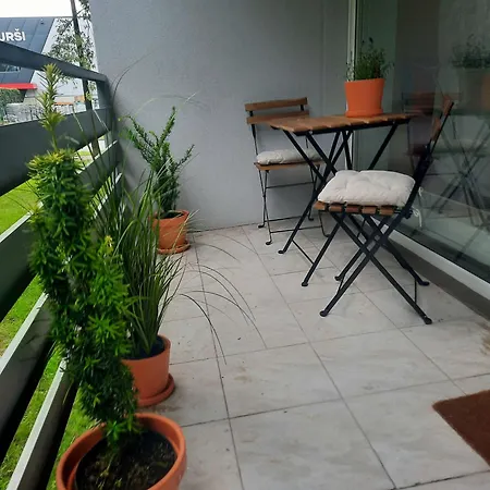 Cozy 2-bedroom Flat With Terrace & Parking By Alfa Appartamento Riga
