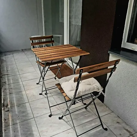 Cozy 2-bedroom Flat With Terrace & Parking By Alfa Appartamento