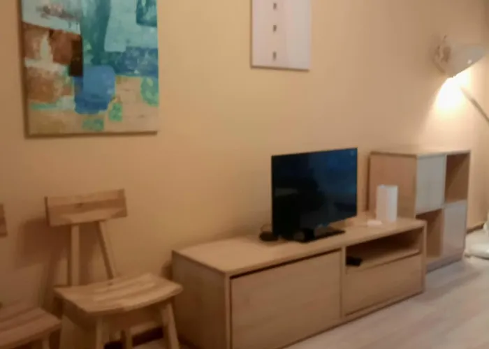 아파트 Cozy 2-bedroom Flat With Terrace & Parking By Alfa