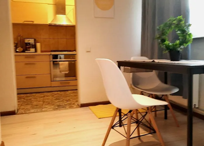 Lägenhet Cozy 2-bedroom Flat With Terrace & Parking By Alfa