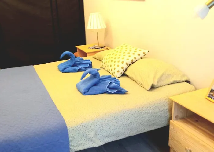 Lägenhet Cozy 2-bedroom Flat With Terrace & Parking By Alfa *