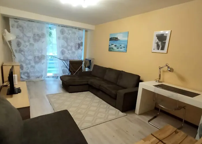 Cozy 2-bedroom Flat With Terrace & Parking By Alfa Lägenhet Riga